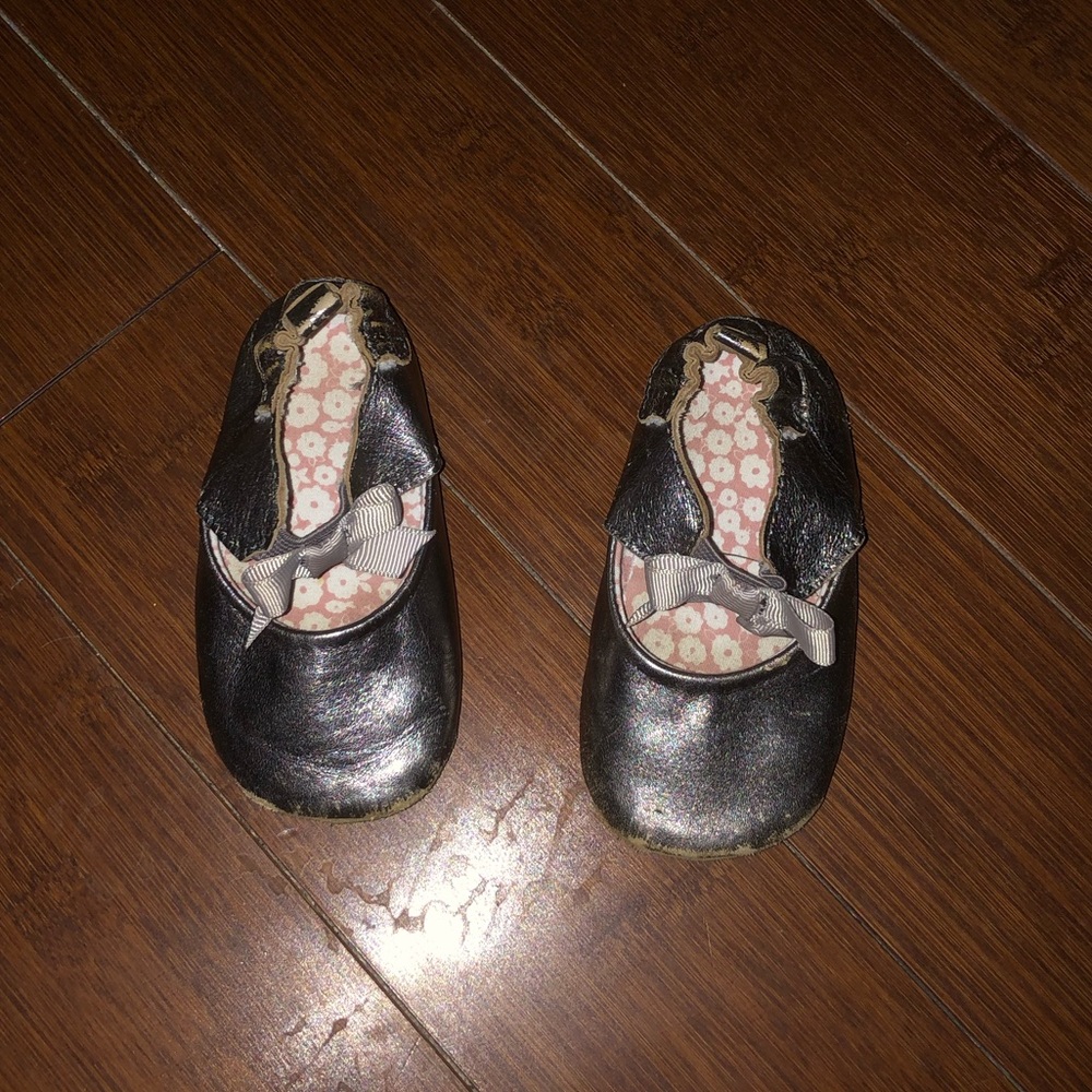 Metallic Used Baby shoes 12-18 months